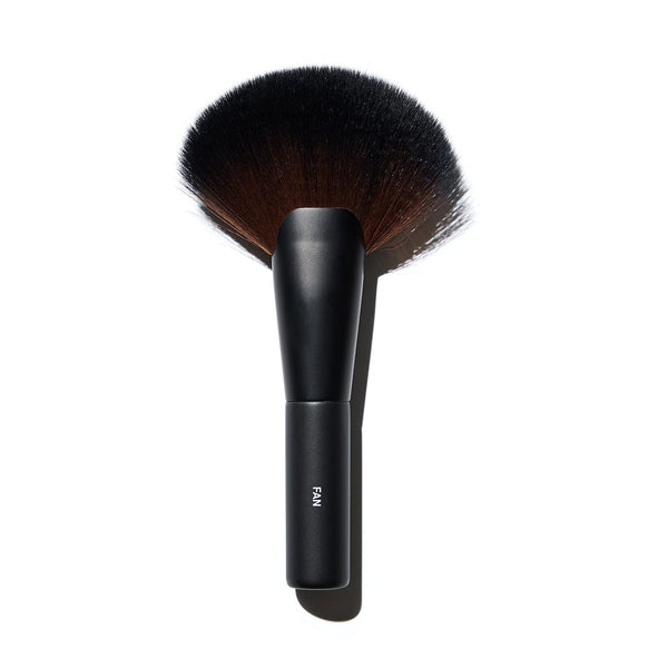 Gee Beauty - Fan Brush